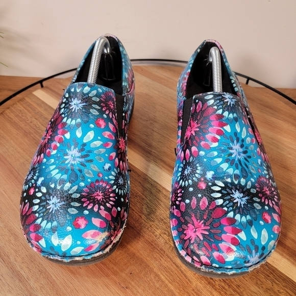 Spring Step Manila Clog Work Shoe Blue pink print colorful Size 8.5 - Picture 9 of 17